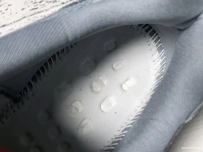 700 Boost v2 Blue FV8424 Yeezy Adidas Hospital 0607